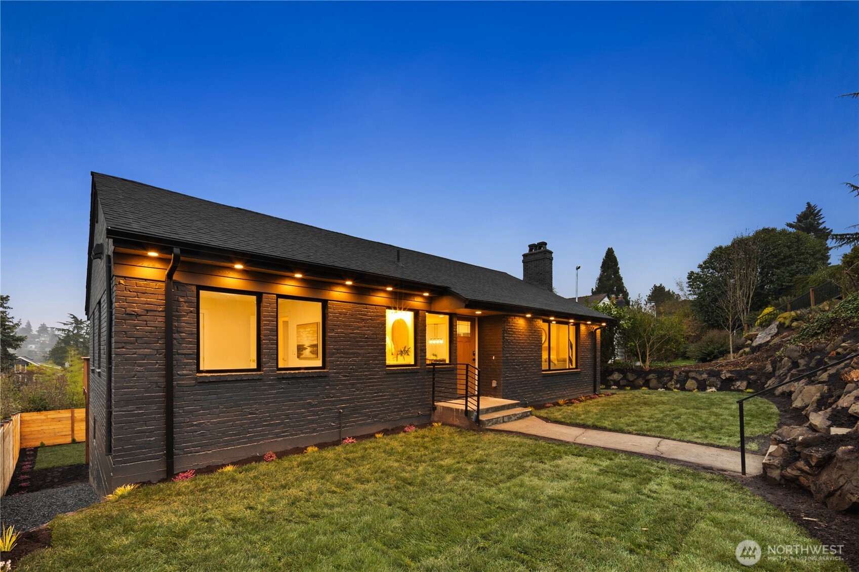 2518 36th Avenue W, Seattle, WA 98199