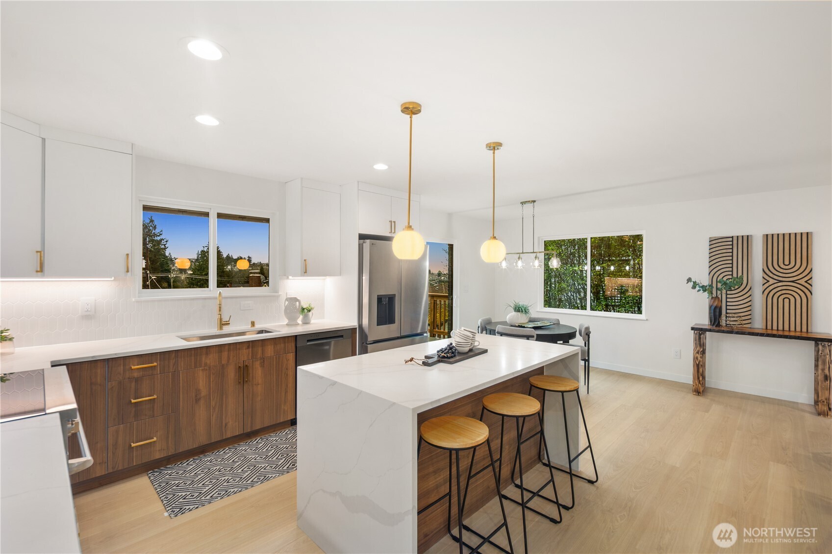 2518 36th Avenue W, Seattle, WA 98199