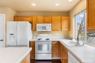 8319 203rd Street Ct E, Spanaway, WA 98387 - Photo 11