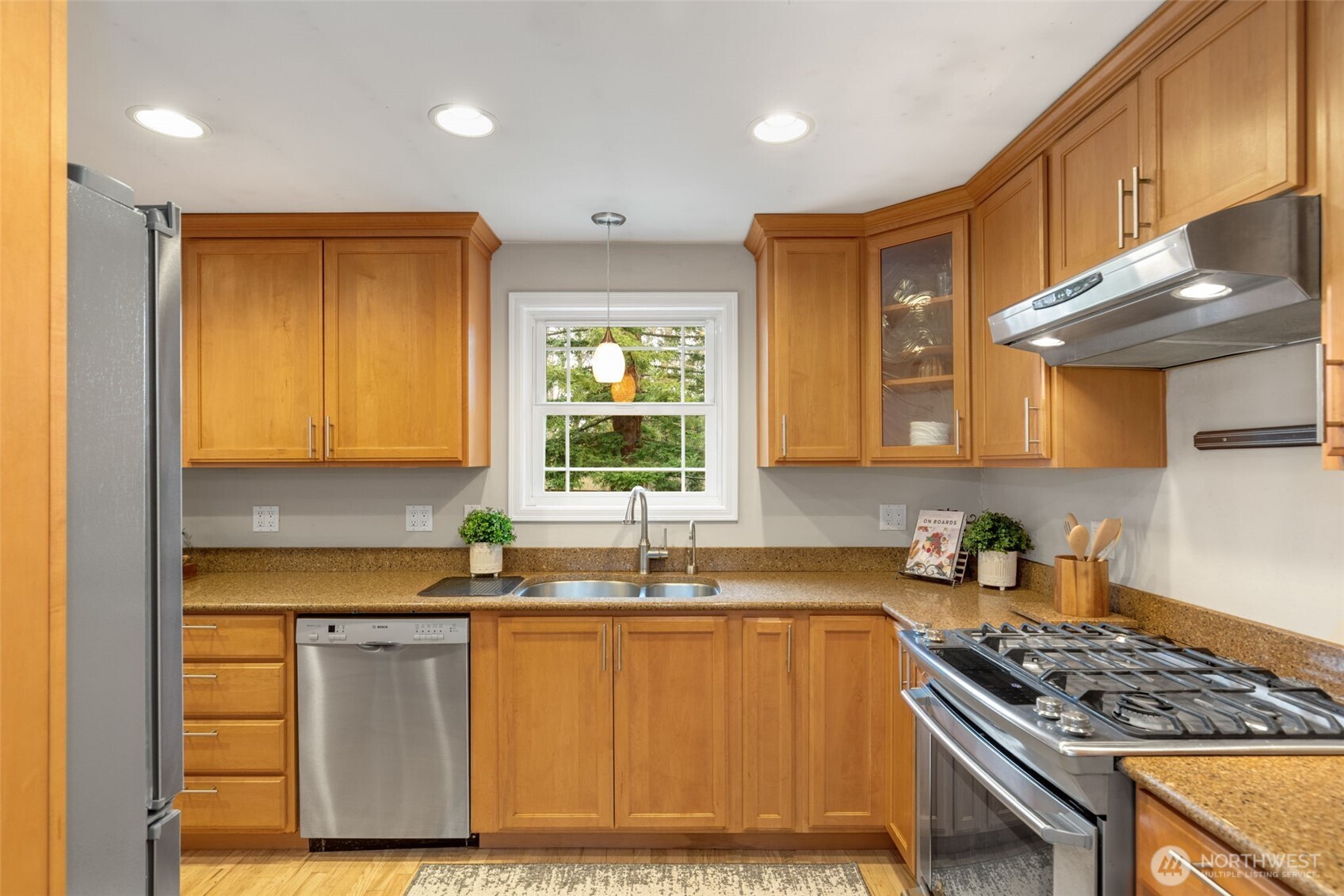 14118 83rd Place NE, Kirkland, WA 98034