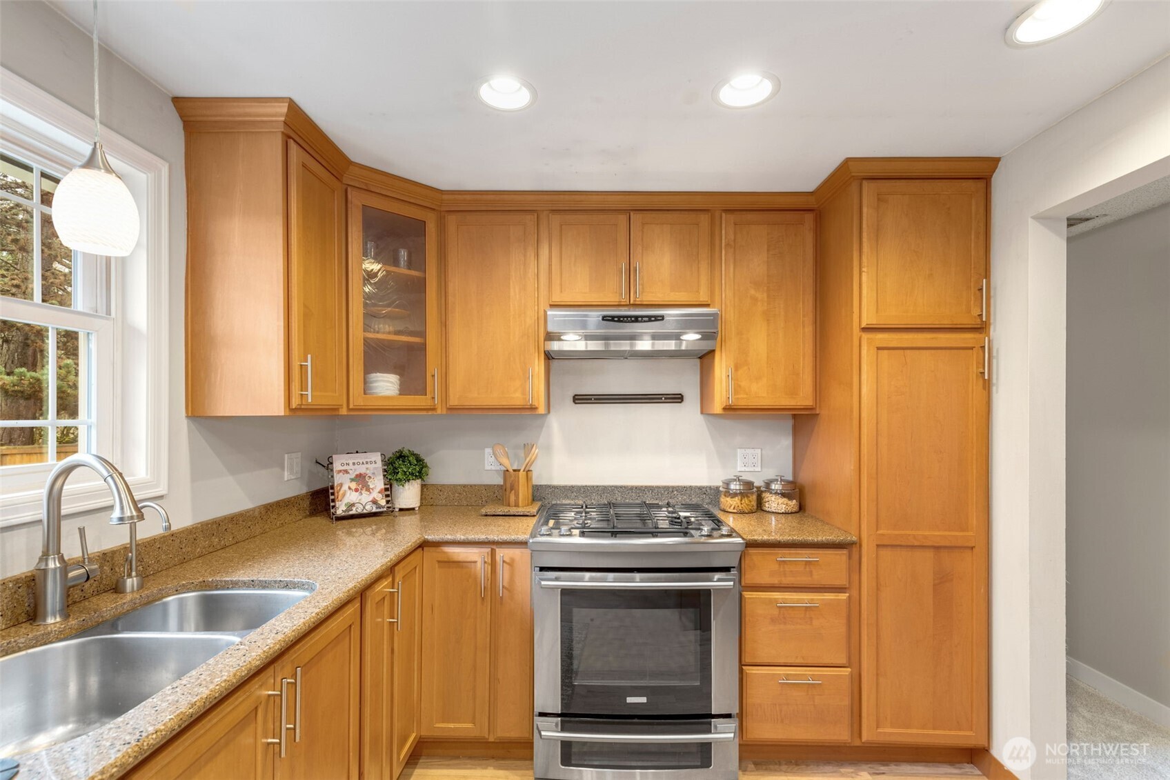 14118 83rd Place NE, Kirkland, WA 98034