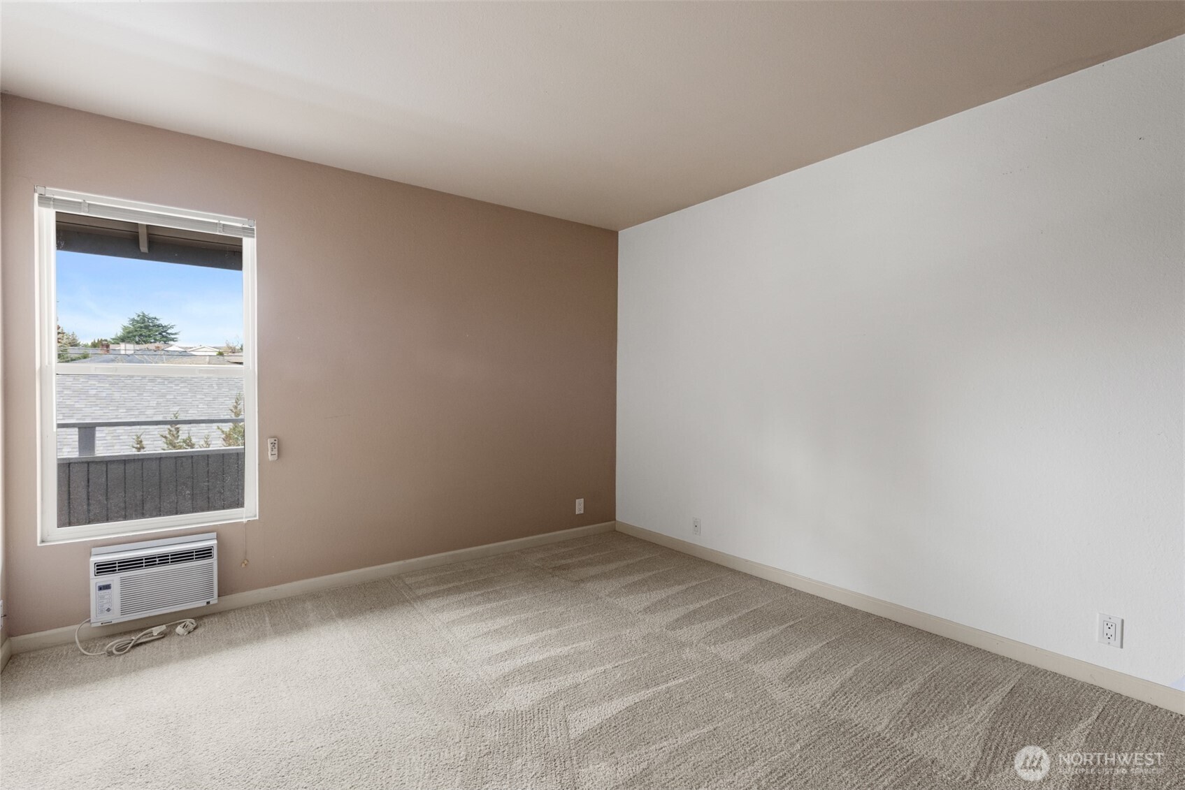 812 100th Avenue NE #202, Bellevue, WA 98004