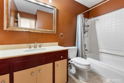 812 100th Avenue NE #202, Bellevue, WA 98004 - Photo 9