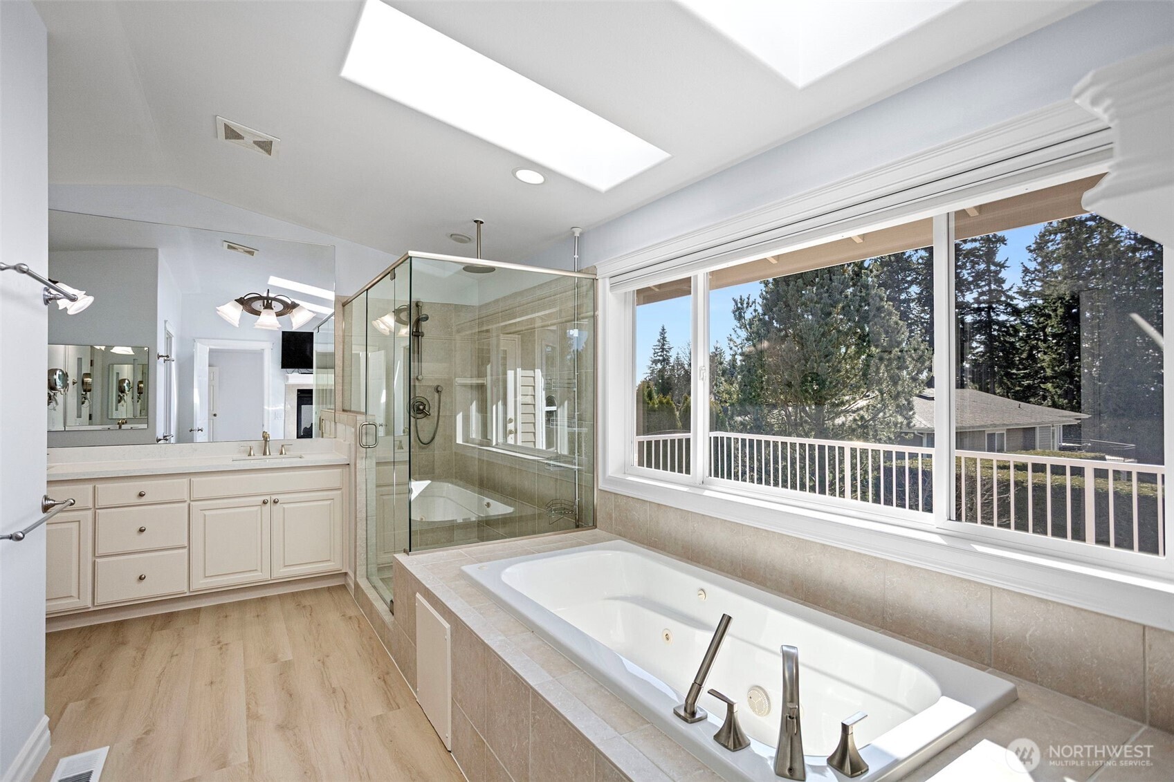 20212 Maplewood Drive , Edmonds, WA 98026