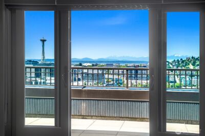 745 Bellevue Avenue E #402, Seattle, WA 98102 - Photo 13