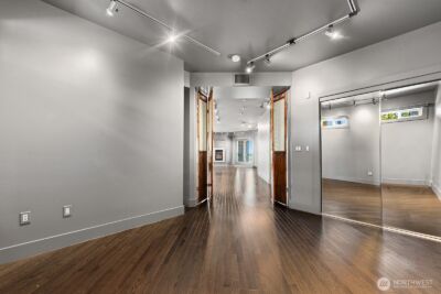 745 Bellevue Avenue E #402, Seattle, WA 98102 - Photo 23