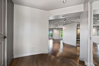 745 Bellevue Avenue E #402, Seattle, WA 98102 - Photo 9