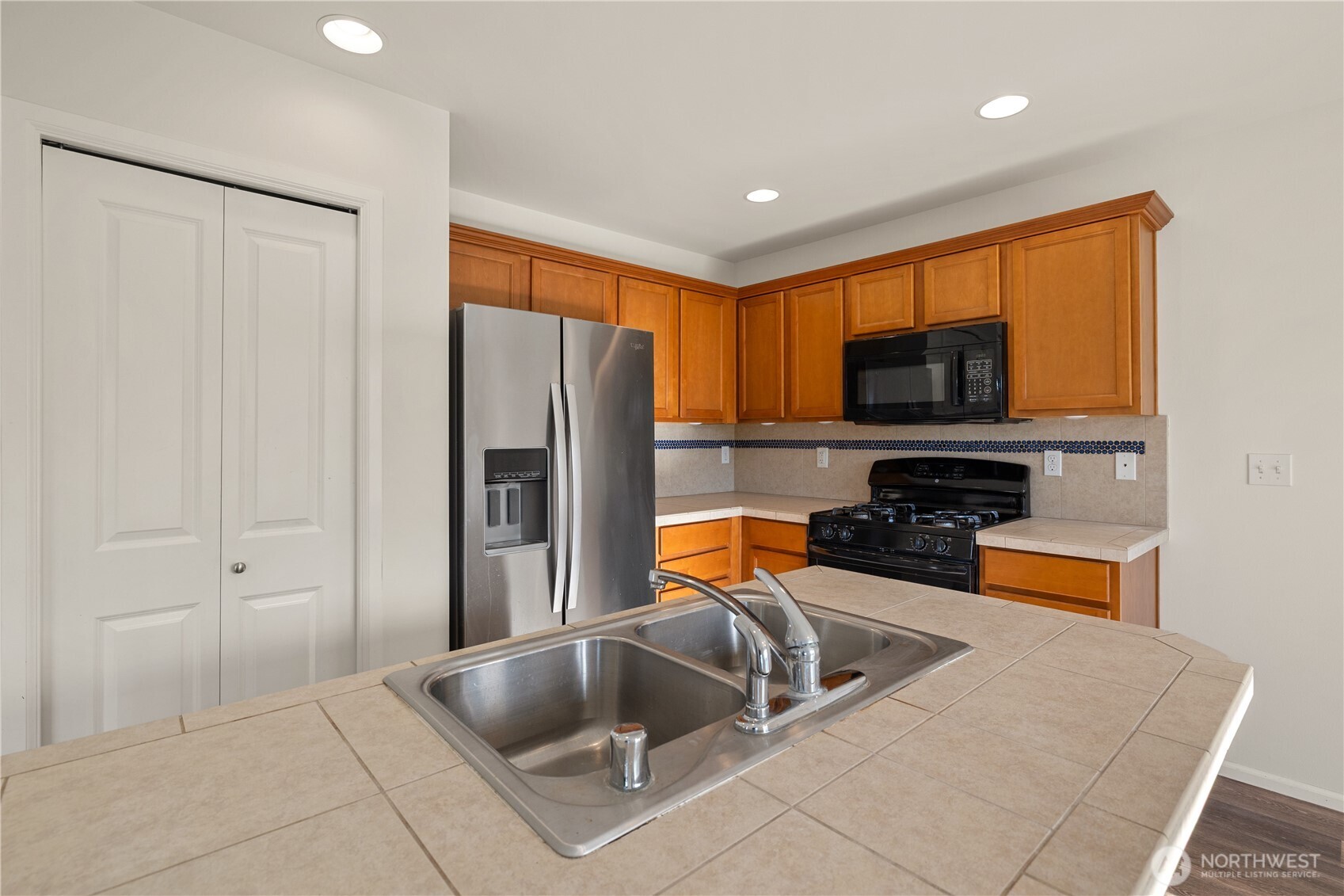 7240 287th Street NW, Stanwood, WA 98292