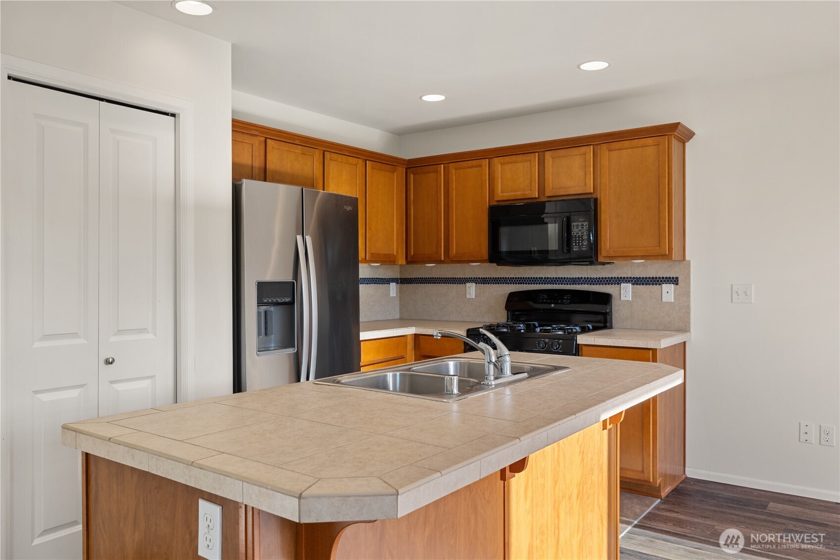 7240 287th Street NW, Stanwood, WA 98292