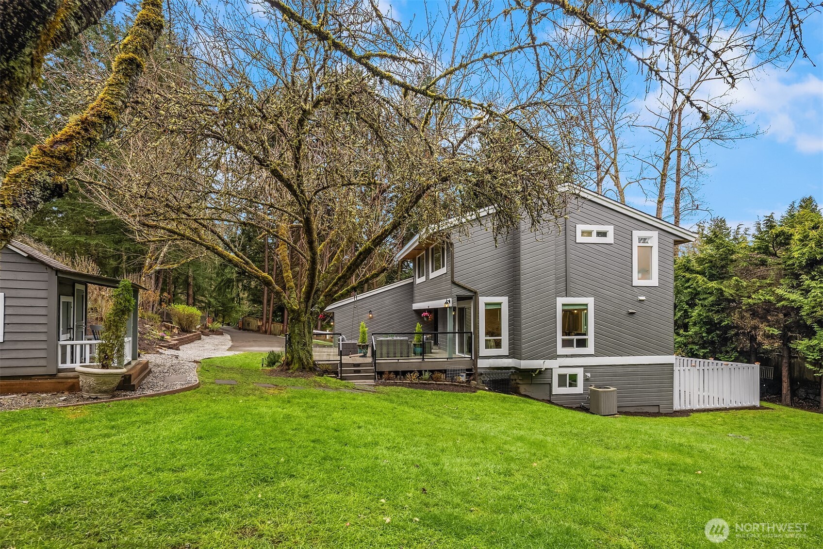 1609 217th Place NE, Sammamish, WA 98074-4111