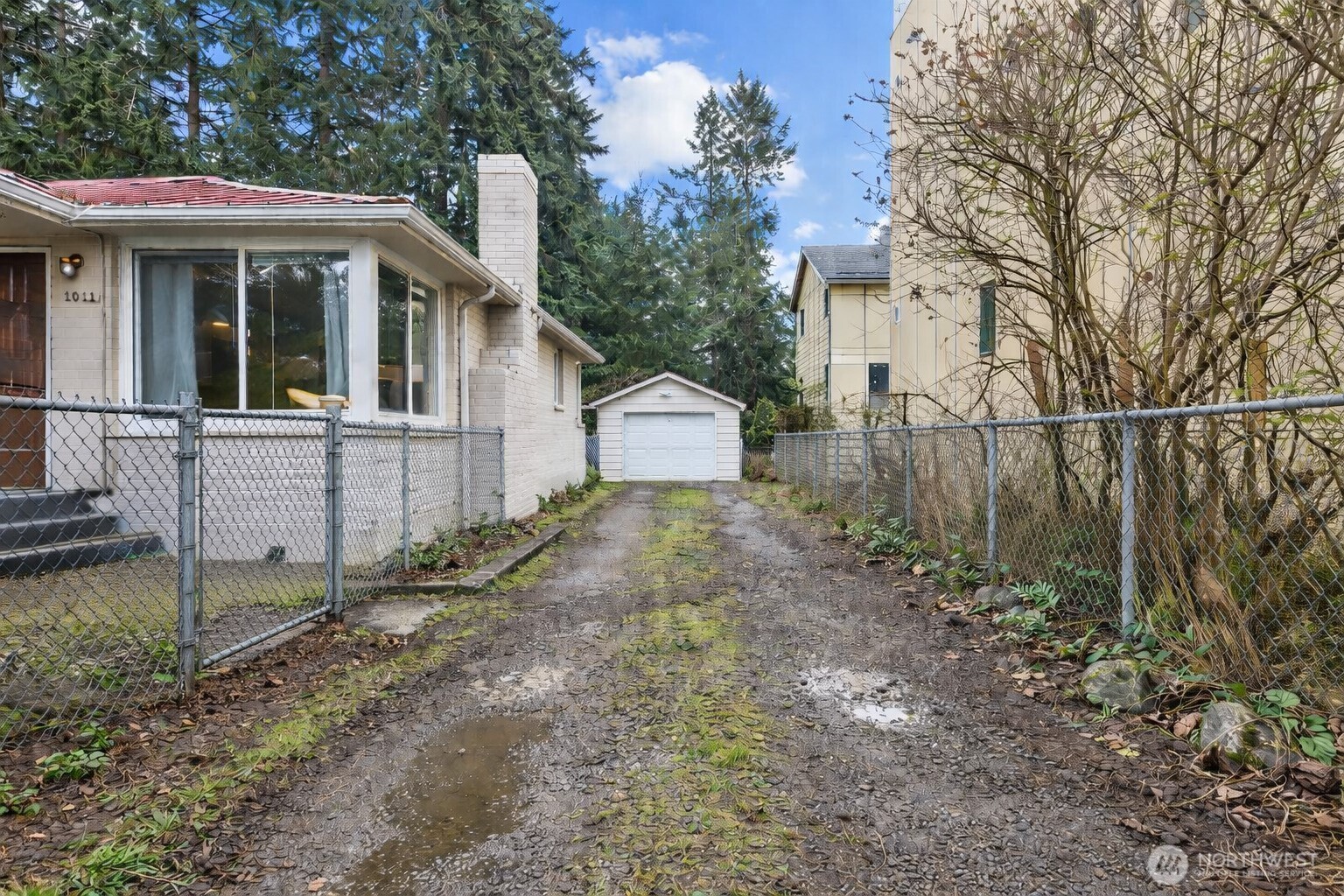 1011 NE 180TH Street , Shoreline, WA 98155