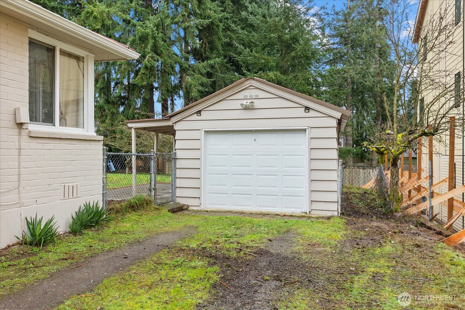 1011 NE 180TH Street , Shoreline, WA 98155