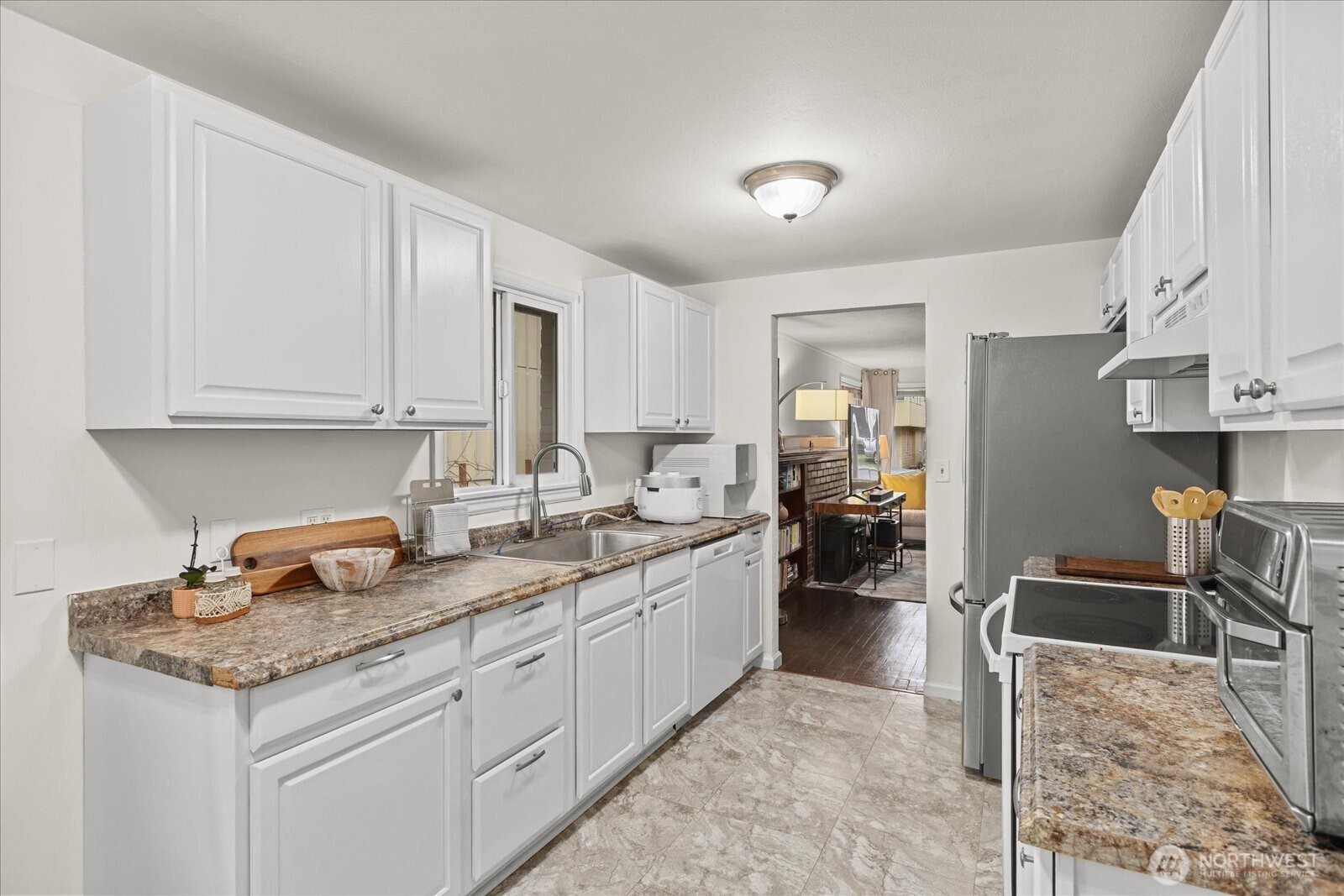 1011 NE 180TH Street , Shoreline, WA 98155