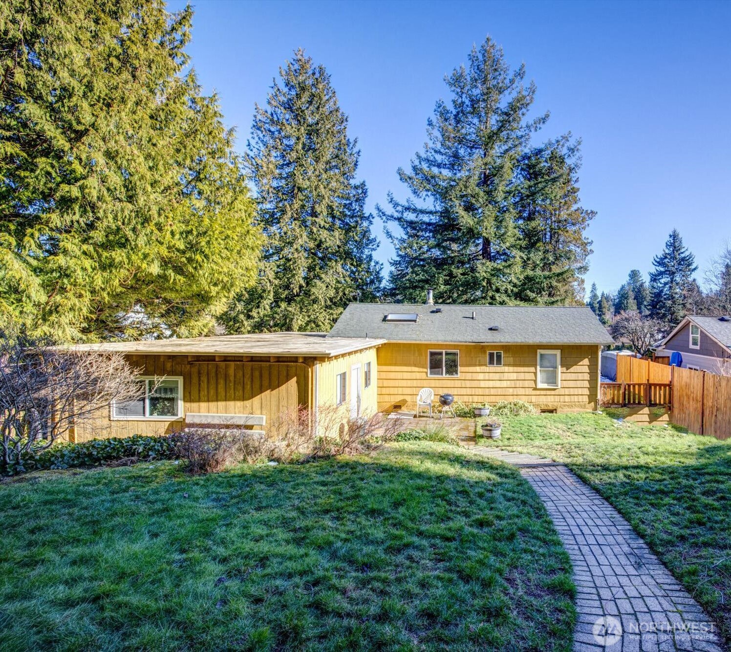 17017 10th Avenue NE, Shoreline, WA 98155