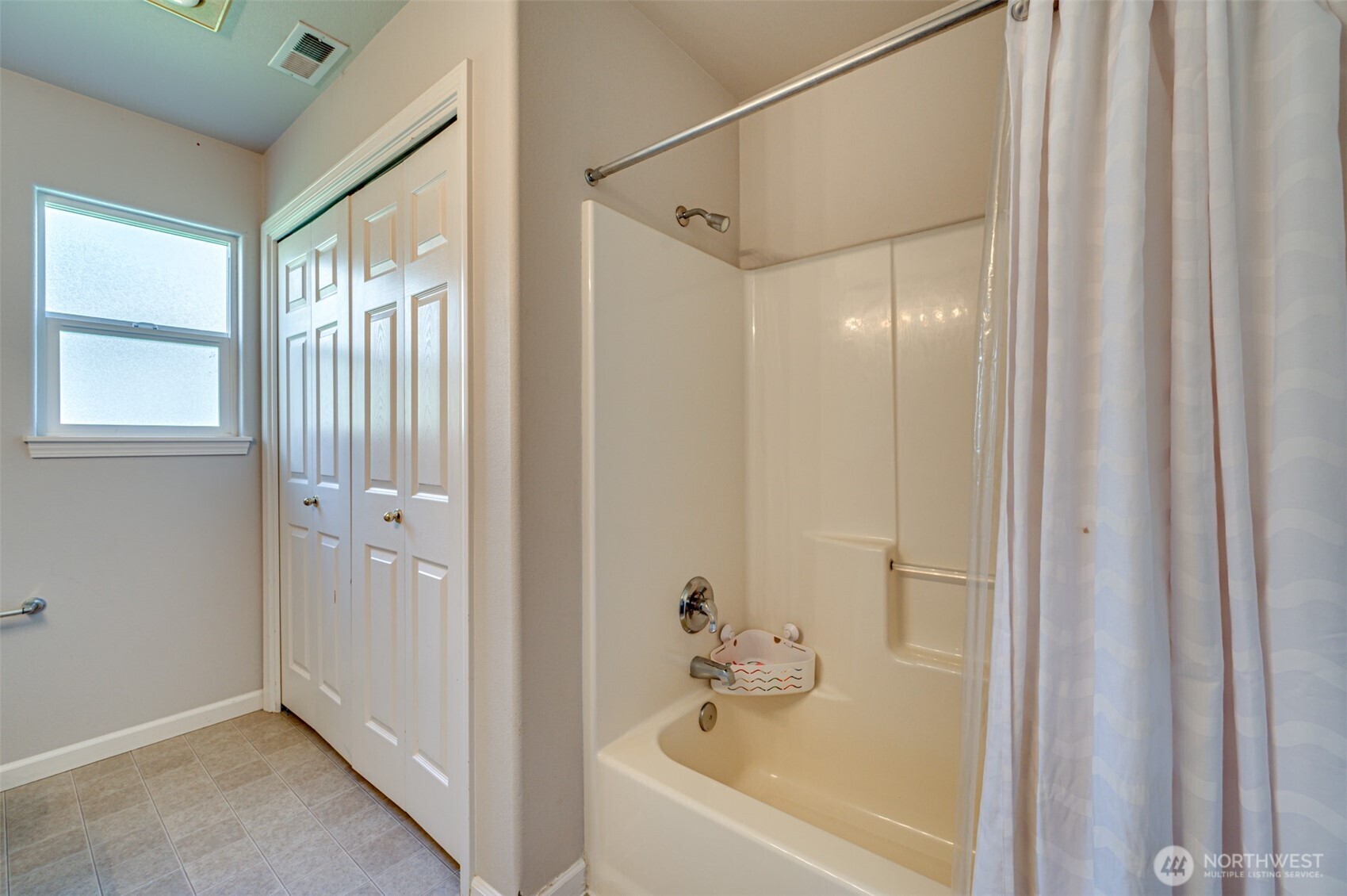 590 Gun Club Road , Woodland, WA 98674