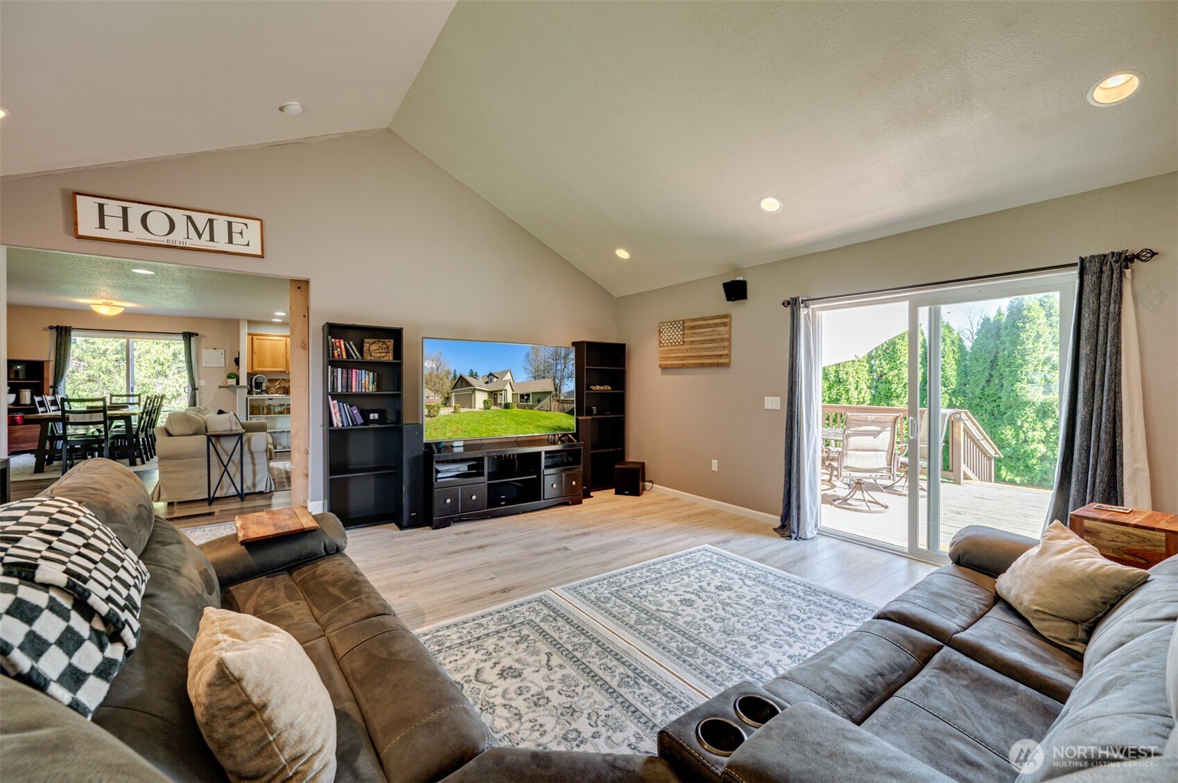 590 Gun Club Road , Woodland, WA 98674