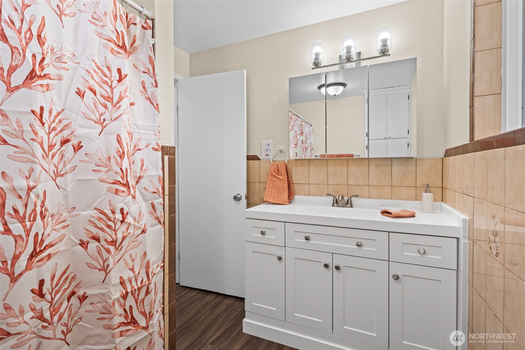 4323 S Lawrence Street , Tacoma, WA 98409