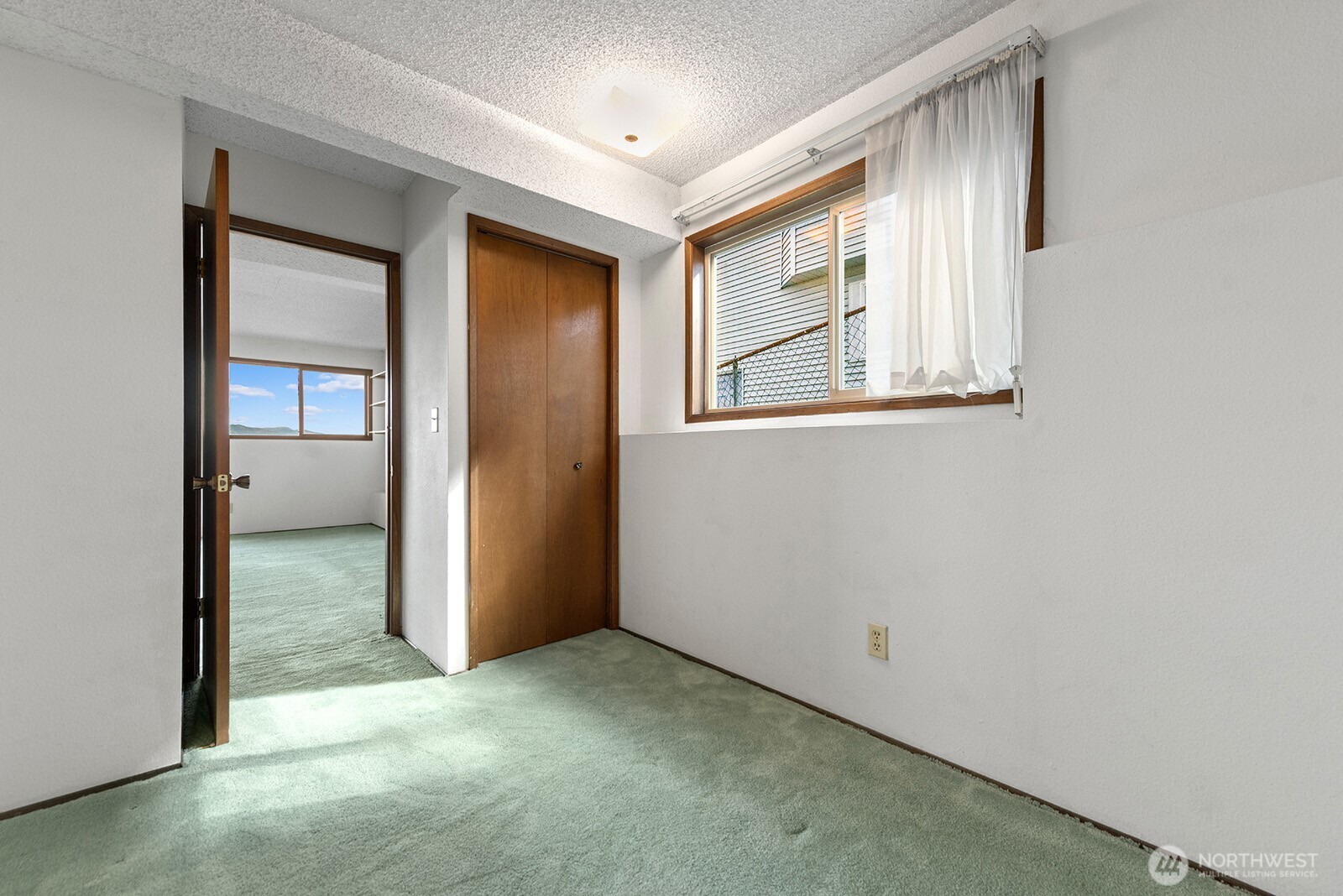 9928 64th Avenue S, Seattle, WA 98118