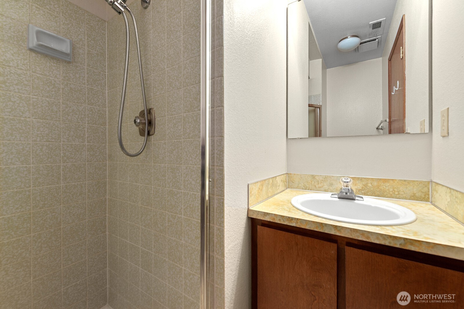 9928 64th Avenue S, Seattle, WA 98118