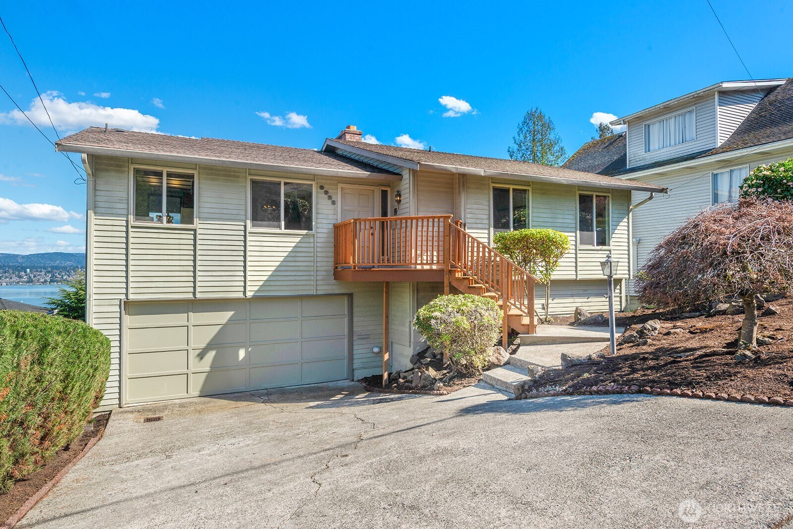 9928 64th Avenue S, Seattle, WA 98118