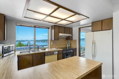 9928 64th Avenue S, Seattle, WA 98118 - Photo 10