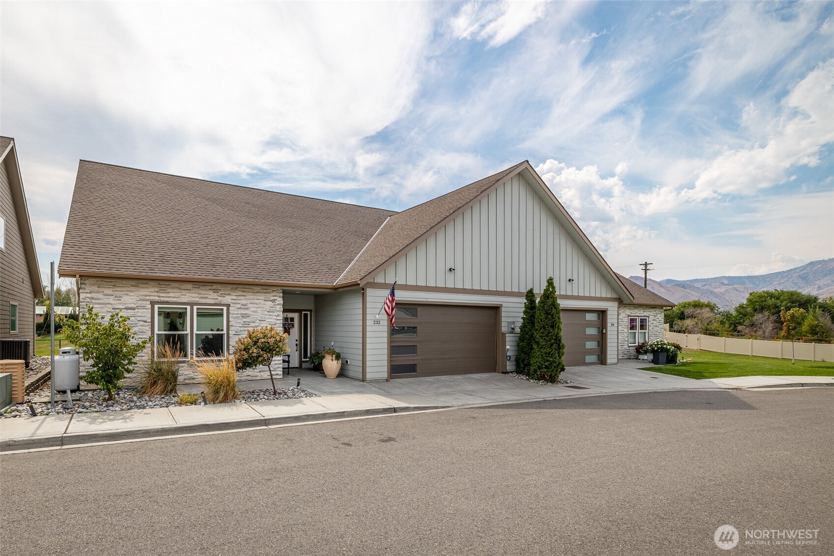 232 Solomon Loop NW, East Wenatchee, WA 98802