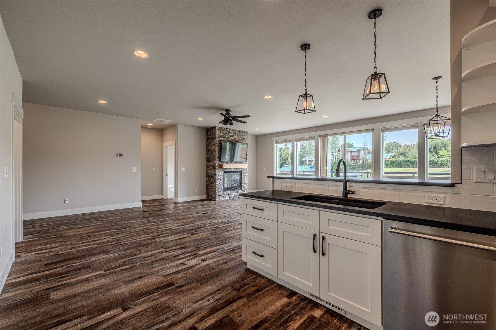 232 Solomon Loop NW, East Wenatchee, WA 98802