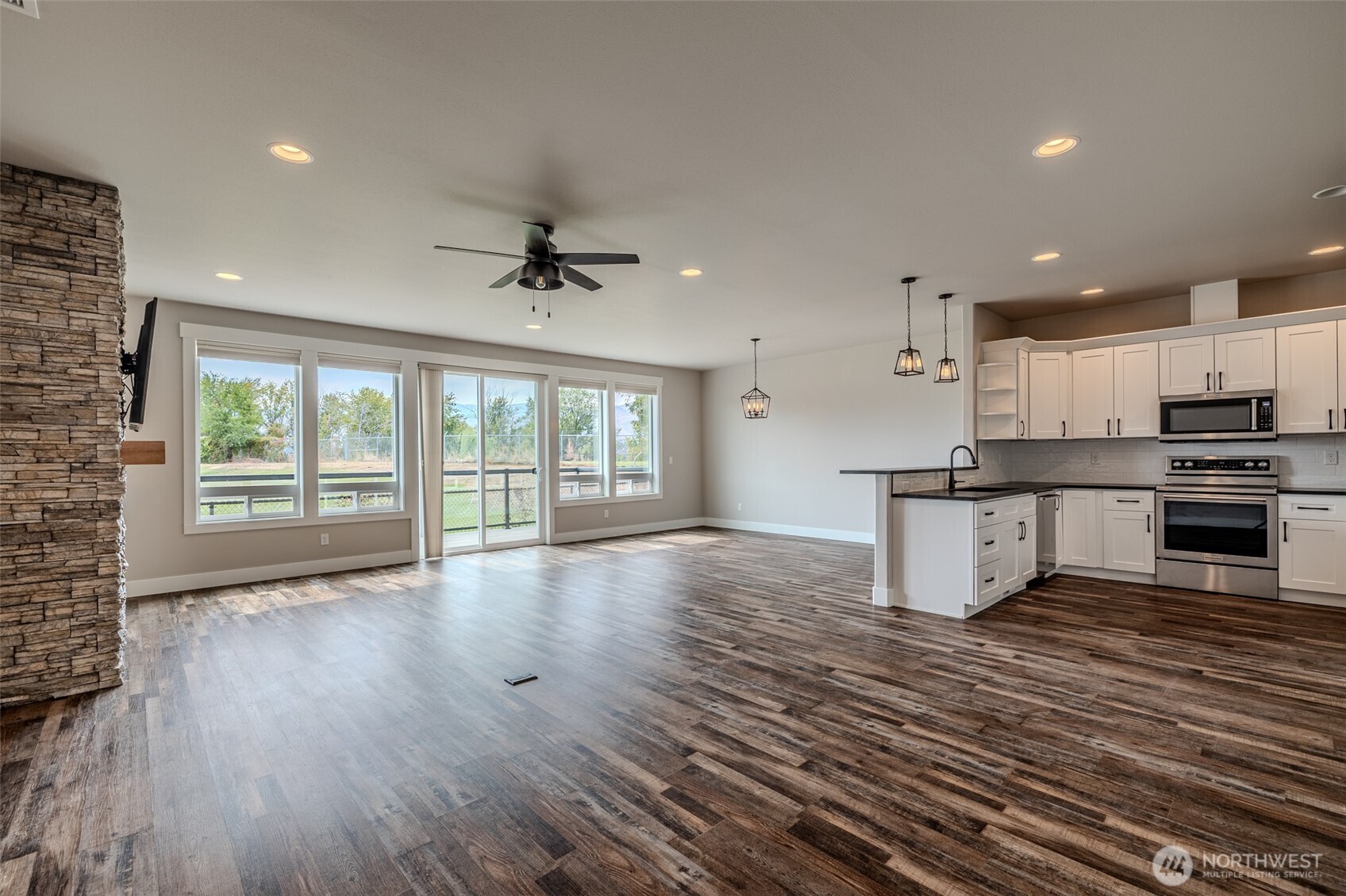 232 Solomon Loop NW, East Wenatchee, WA 98802