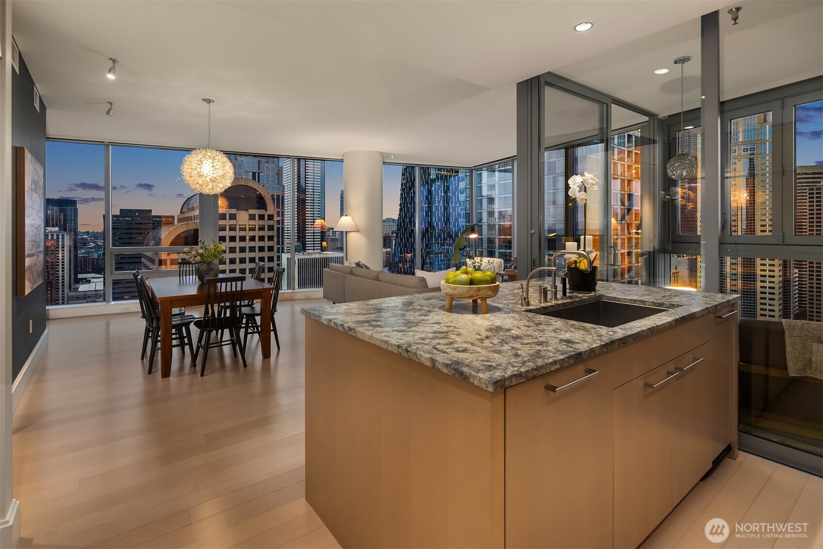 1521 2nd Avenue #3102, Seattle, WA 98101