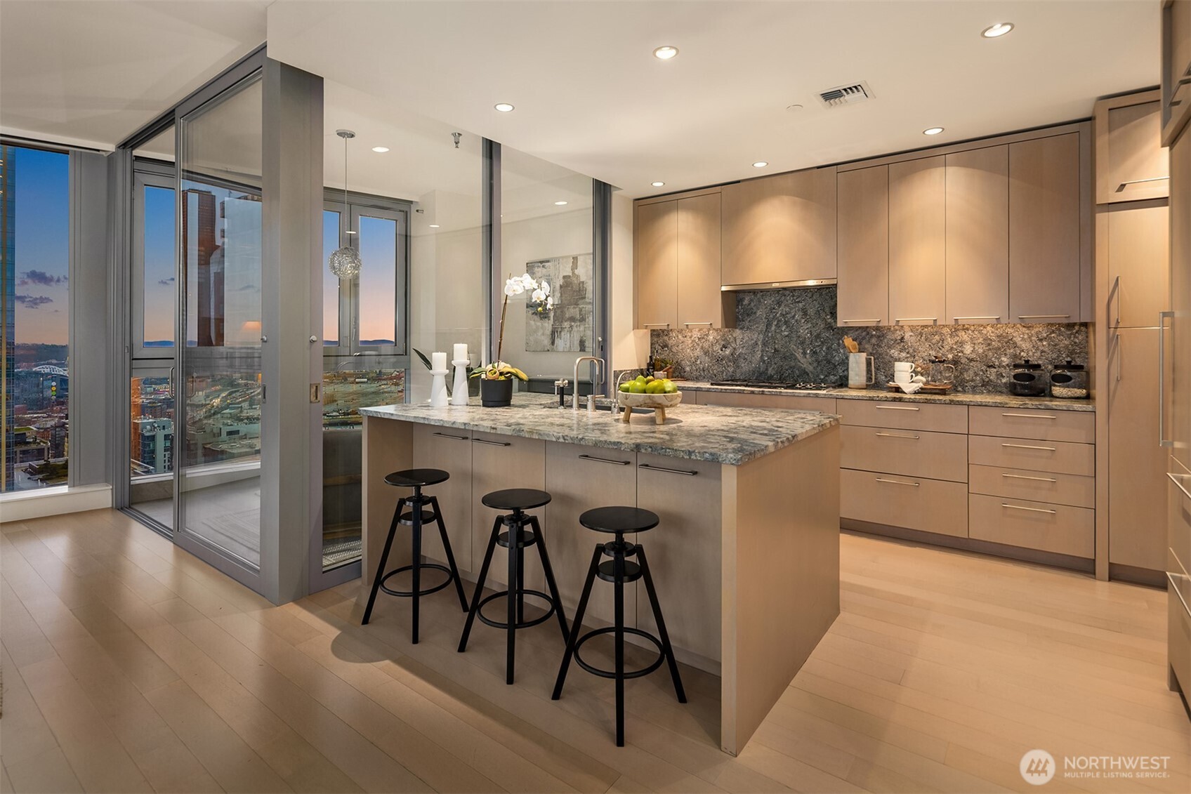 1521 2nd Avenue #3102, Seattle, WA 98101