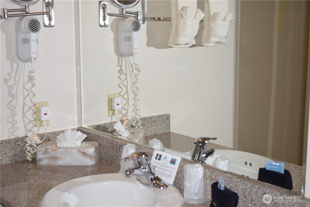 643 Ocean Shores Boulevard NW #103, Ocean Shores, WA 98569