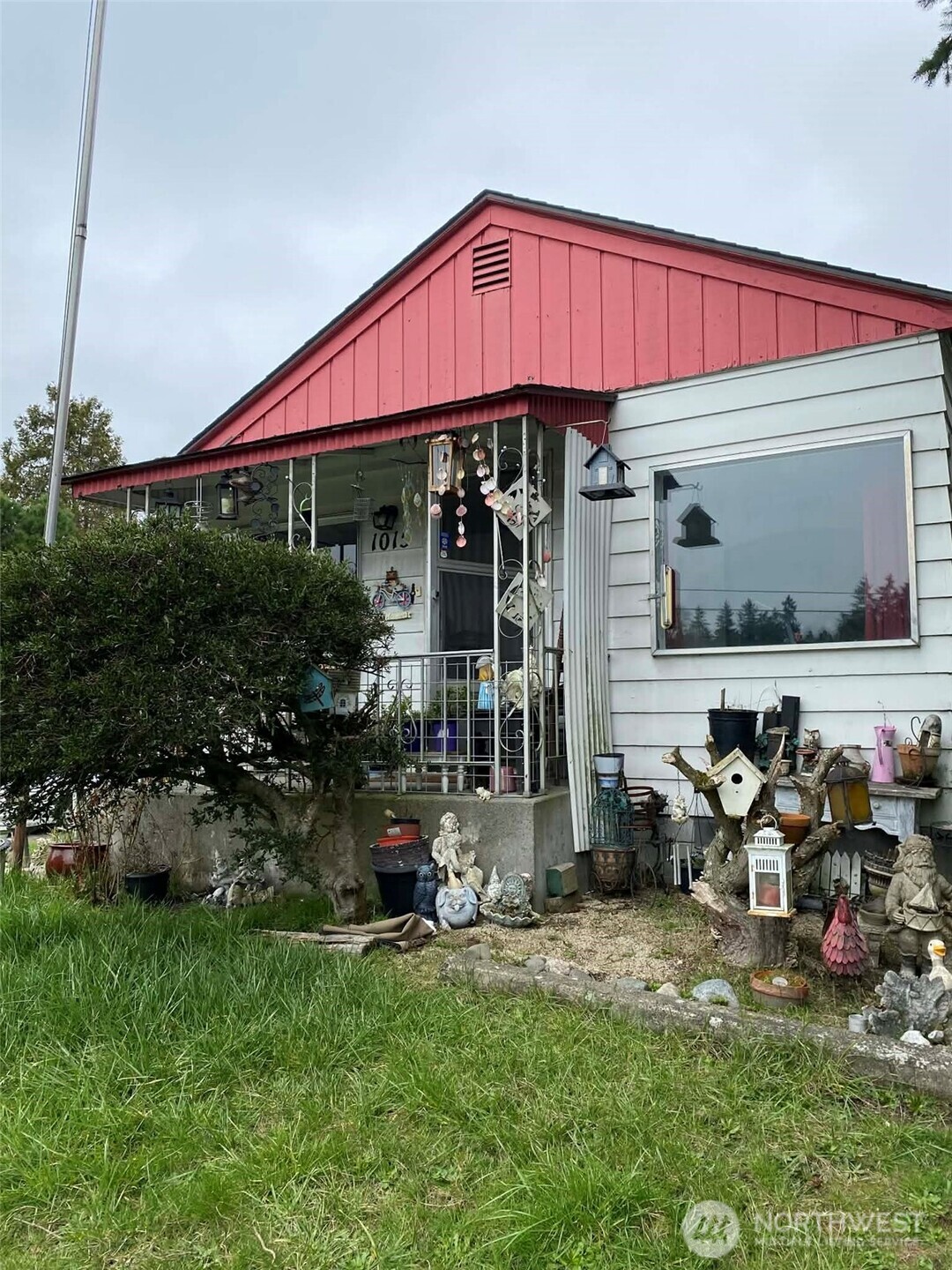 1015 W Highway 101 , Port Angeles, WA 98363