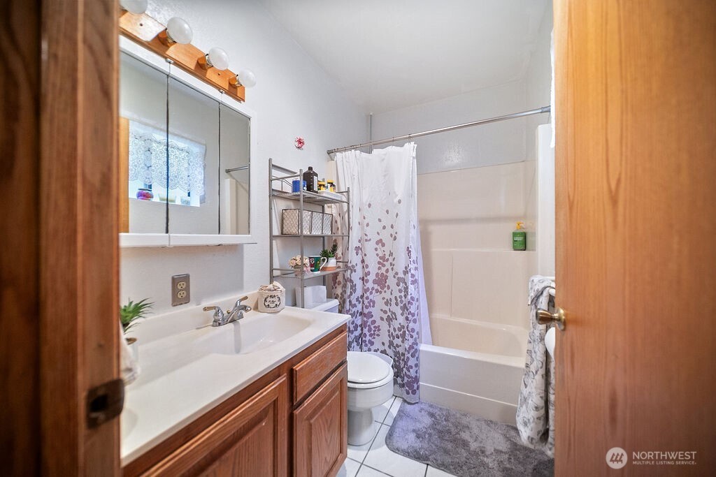 19328 Widme Street NE, Poulsbo, WA 98370