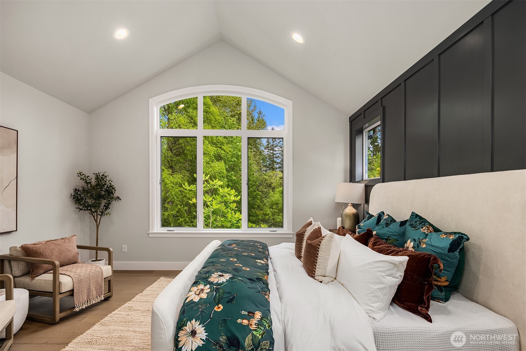 1555 158th Court SE, Bellevue, WA 98008