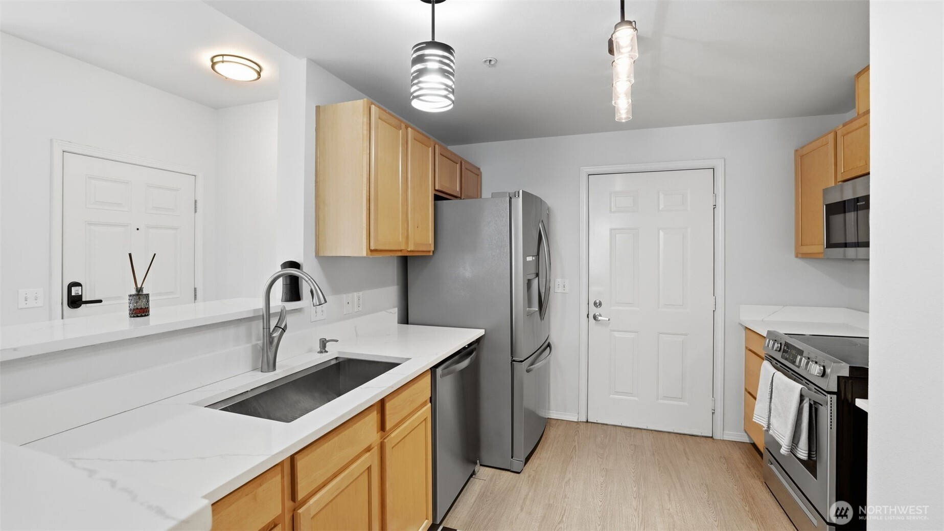 21507 42nd Avenue S #D7, SeaTac, WA 98198