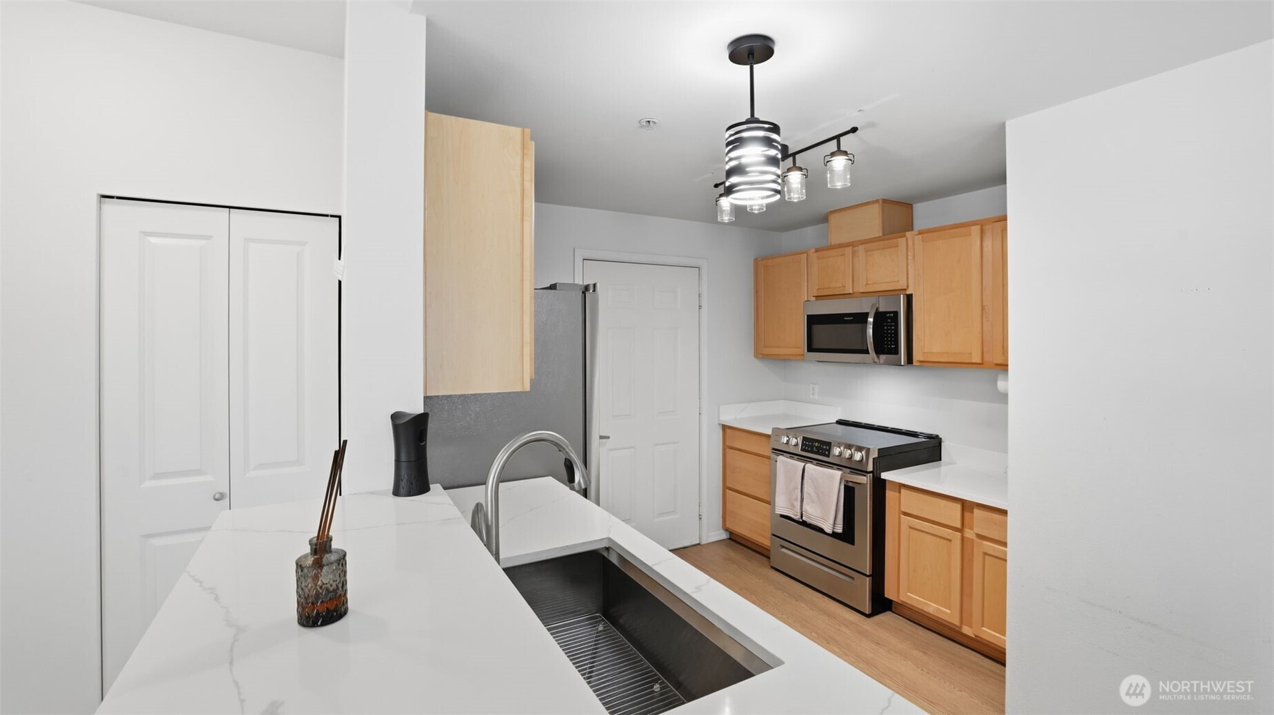 21507 42nd Avenue S #D7, SeaTac, WA 98198