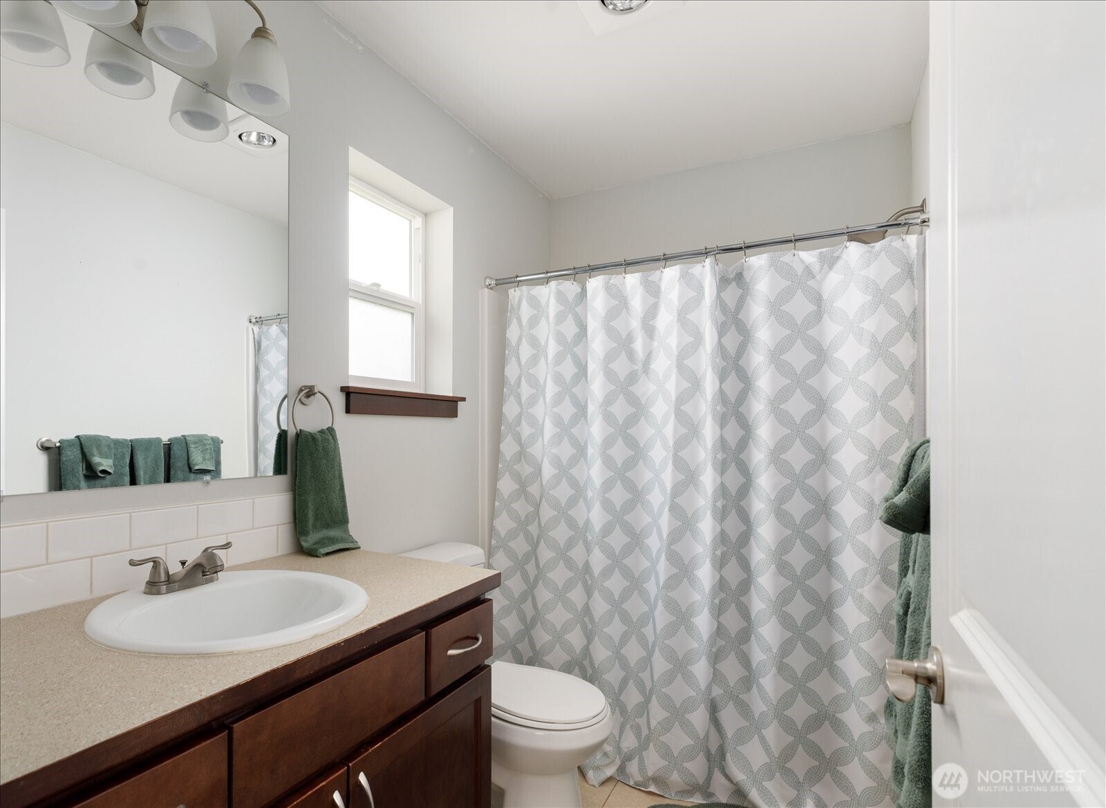 1105 Halsey Drive , Coupeville, WA 98239