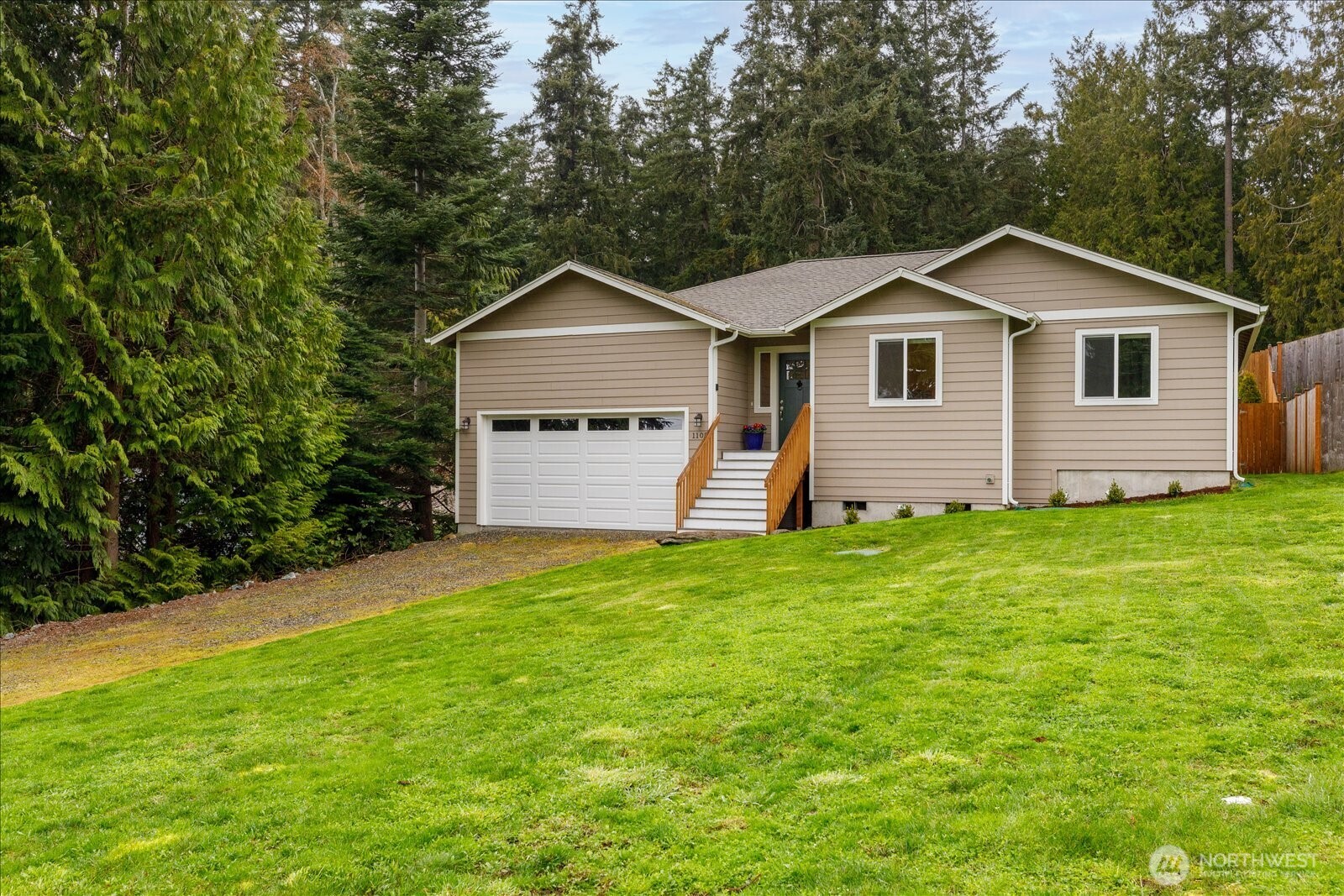 1105 Halsey Drive , Coupeville, WA 98239