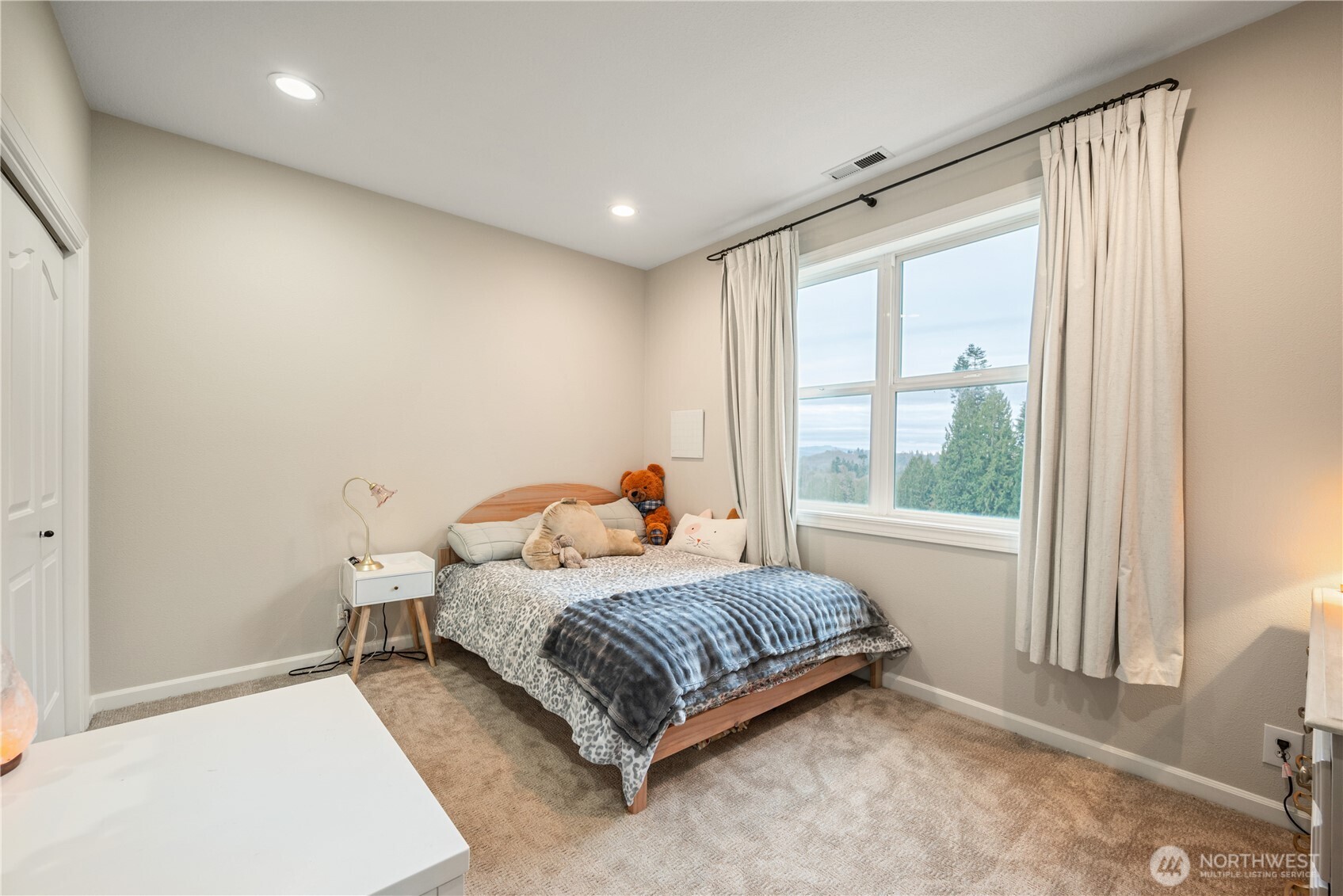 250 W St James Place , Longview, WA 98632