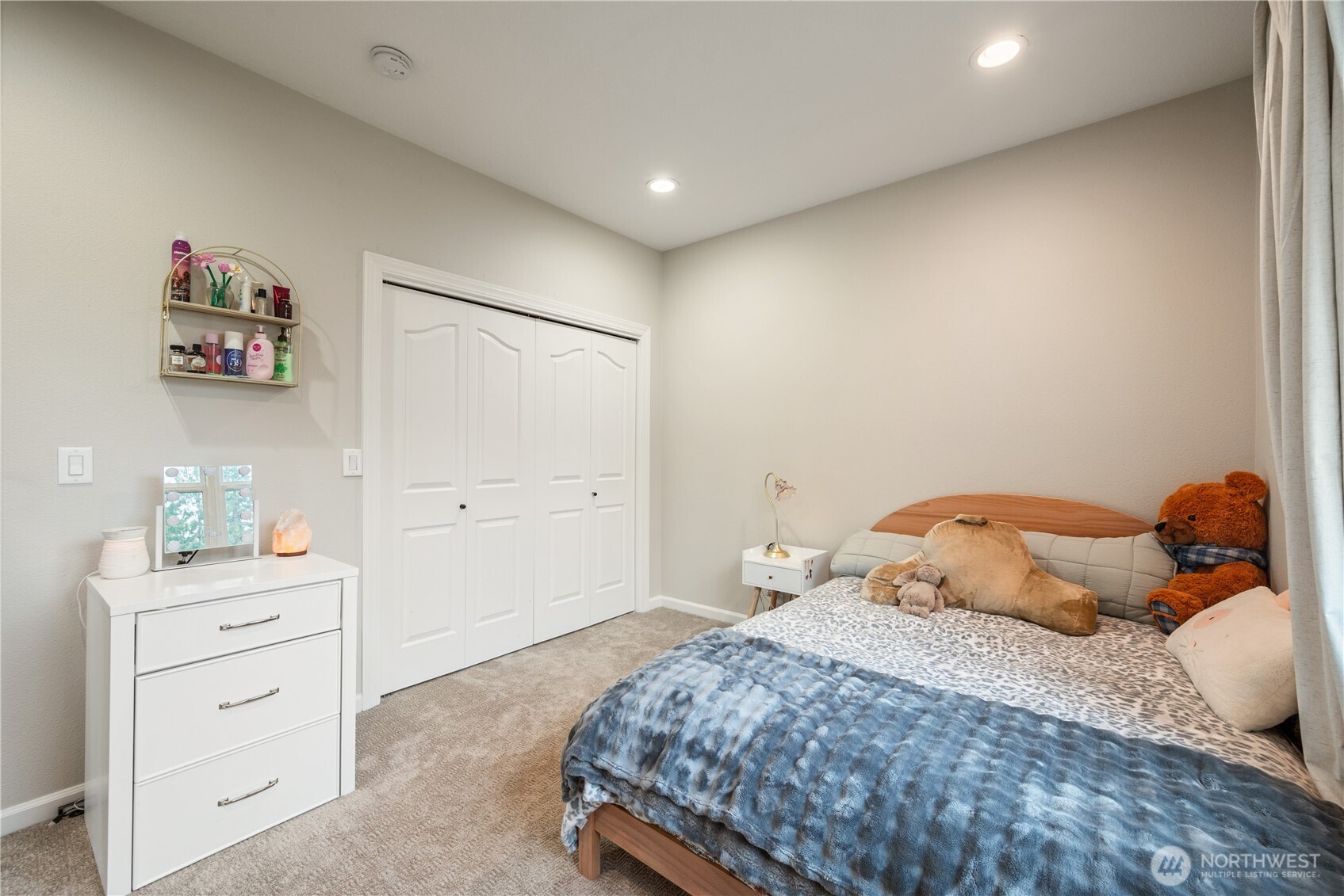 250 W St James Place , Longview, WA 98632