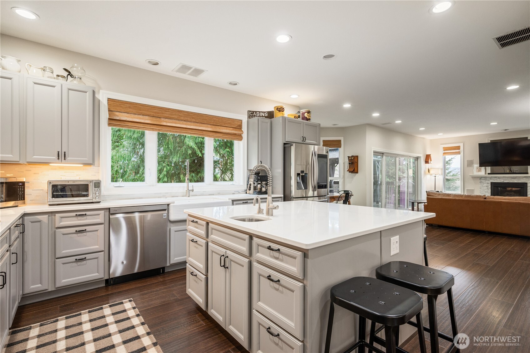 250 W St James Place , Longview, WA 98632