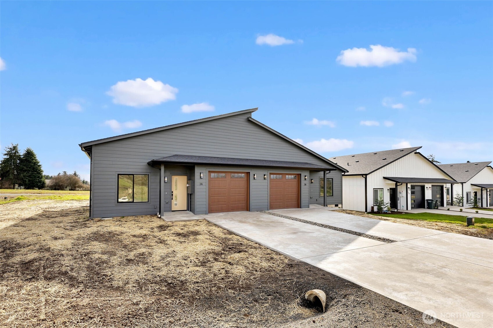 3 Anchor Way Loop #B, Cathlamet, WA 98612