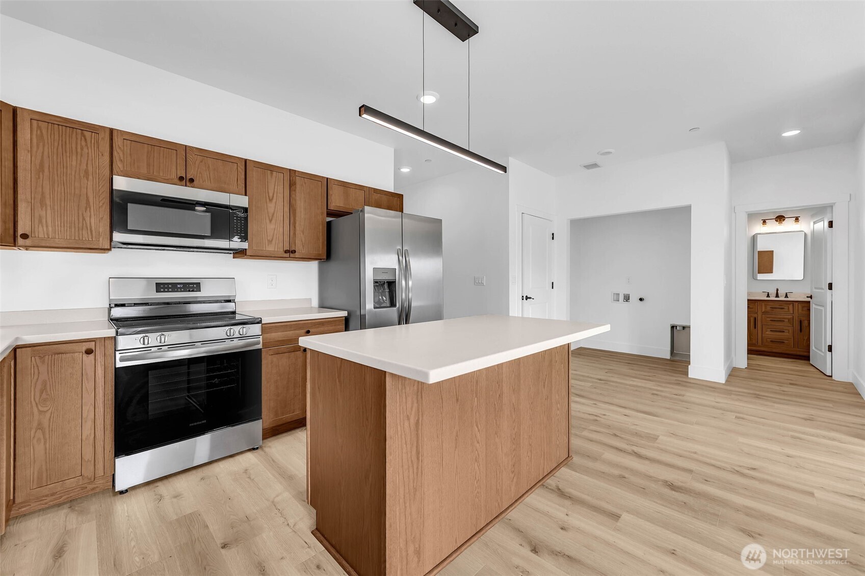 3 Anchor Way Loop #B, Cathlamet, WA 98612