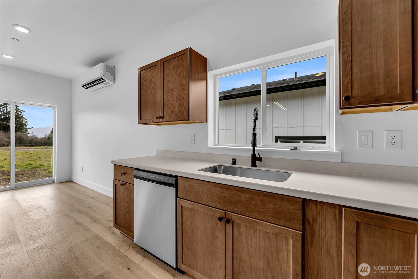 3 Anchor Way Loop #B, Cathlamet, WA 98612