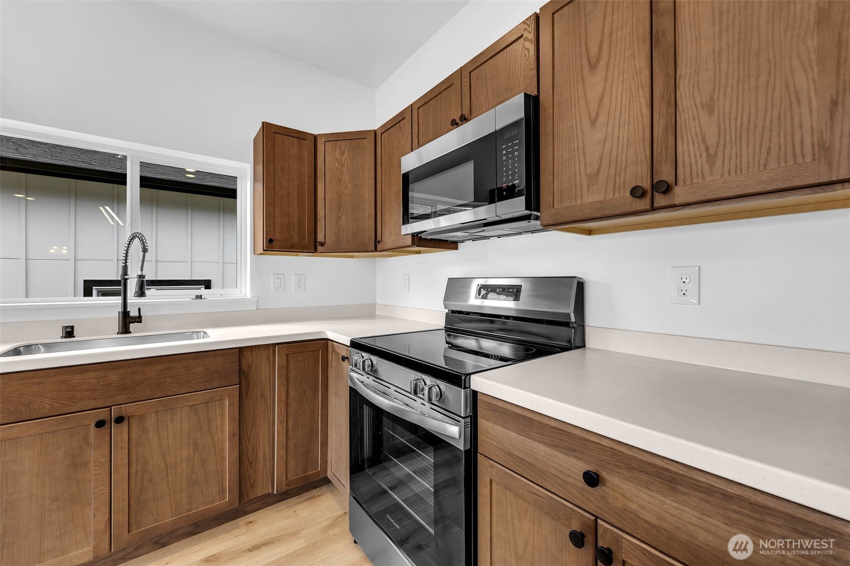 3 Anchor Way Loop #B, Cathlamet, WA 98612