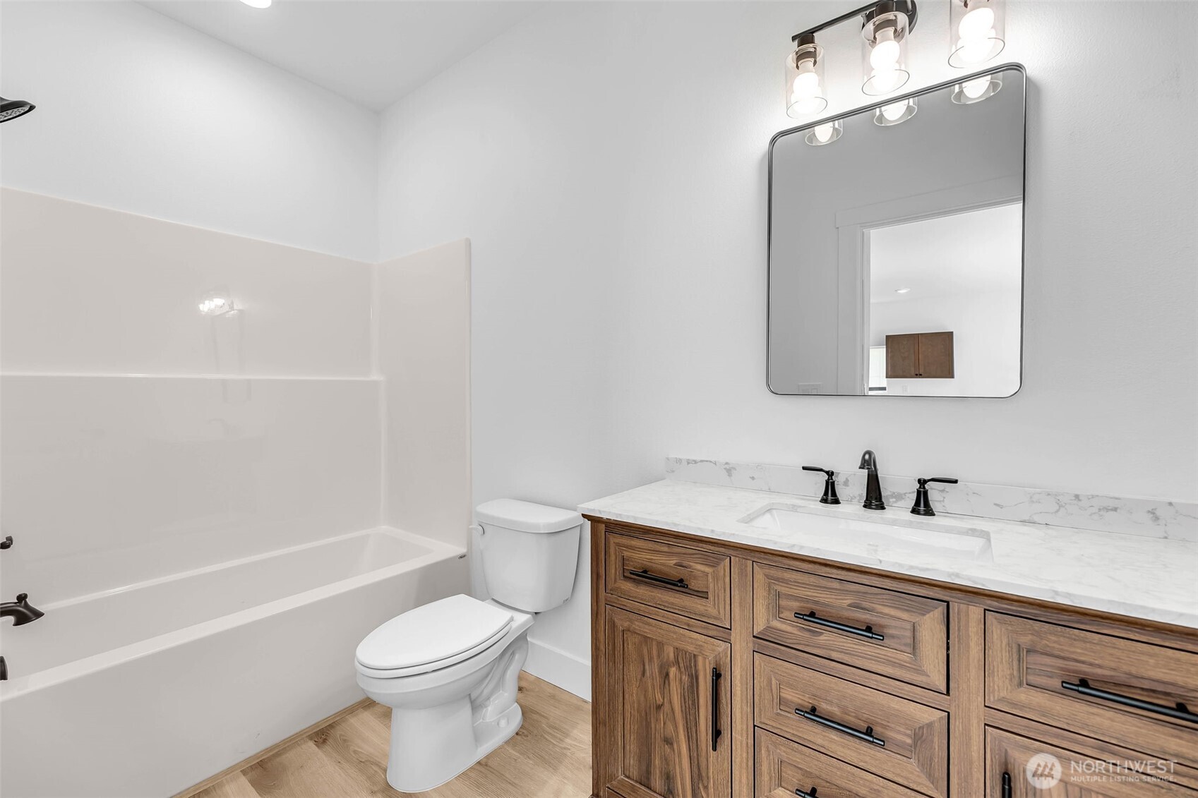 3 Anchor Way Loop #B, Cathlamet, WA 98612