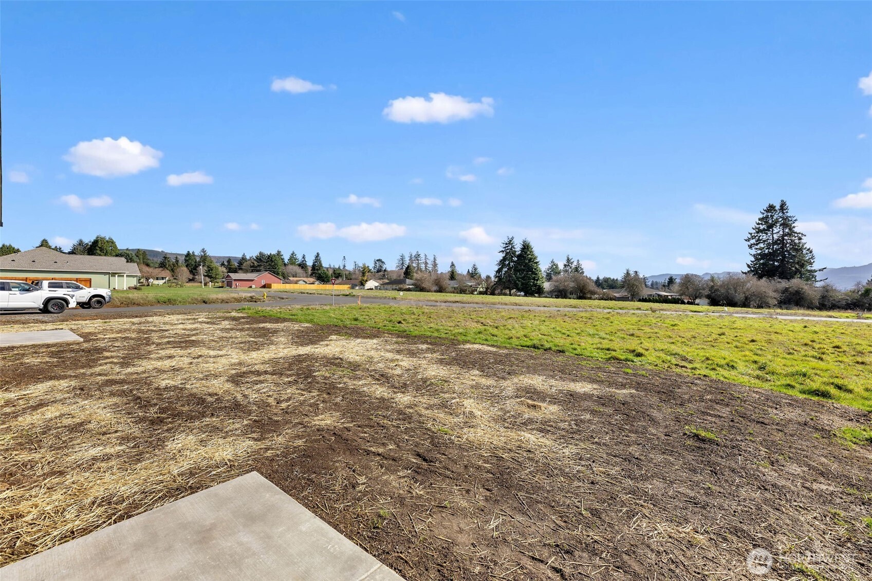 3 Anchor Way Loop #B, Cathlamet, WA 98612