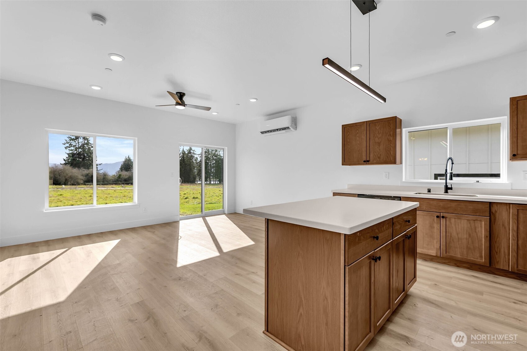 3 Anchor Way Loop #B, Cathlamet, WA 98612