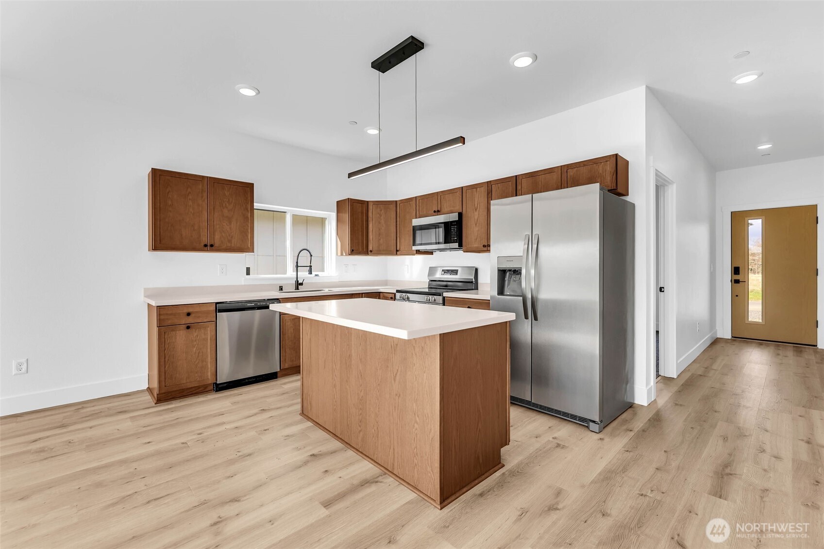 3 Anchor Way Loop #B, Cathlamet, WA 98612