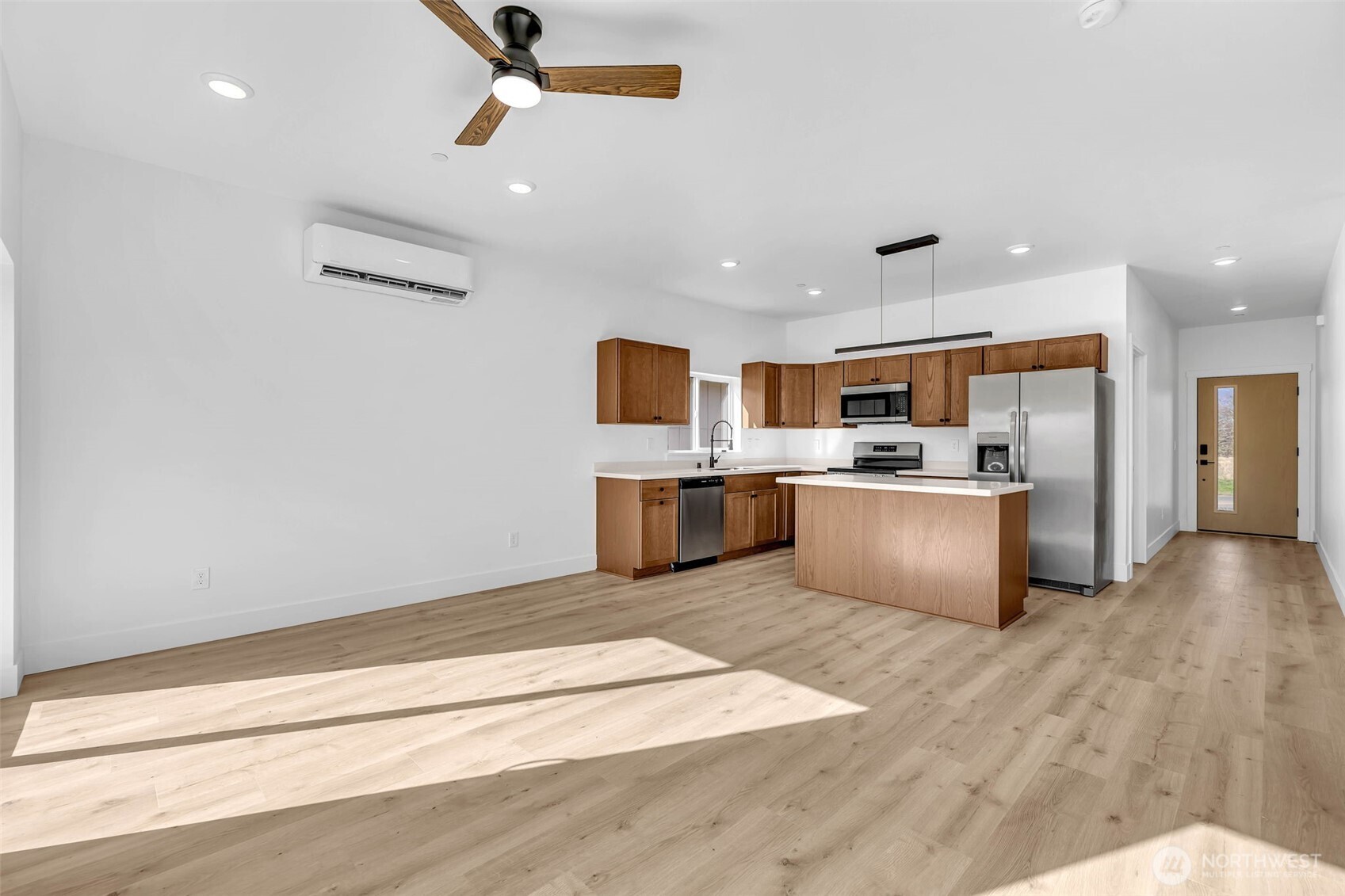 3 Anchor Way Loop #B, Cathlamet, WA 98612